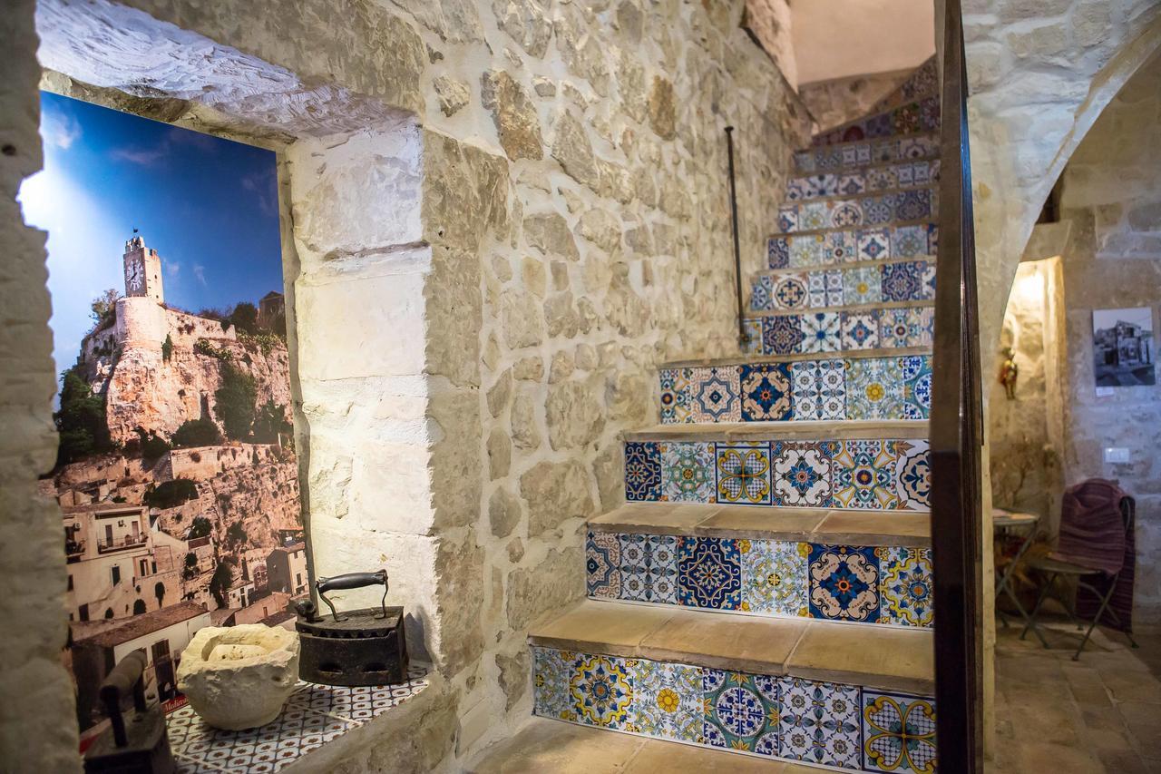 Case-Grotte Degli Avi, Esperienza Abitativa In Grotta Modica Exterior foto