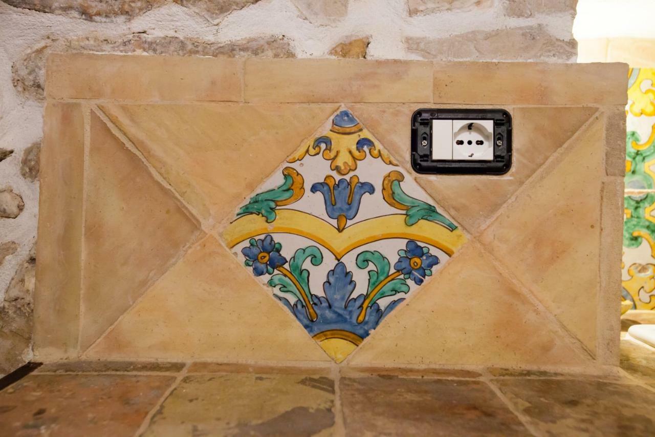Case-Grotte Degli Avi, Esperienza Abitativa In Grotta Modica Exterior foto