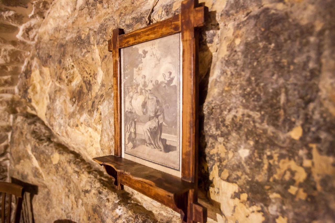 Case-Grotte Degli Avi, Esperienza Abitativa In Grotta Modica Exterior foto