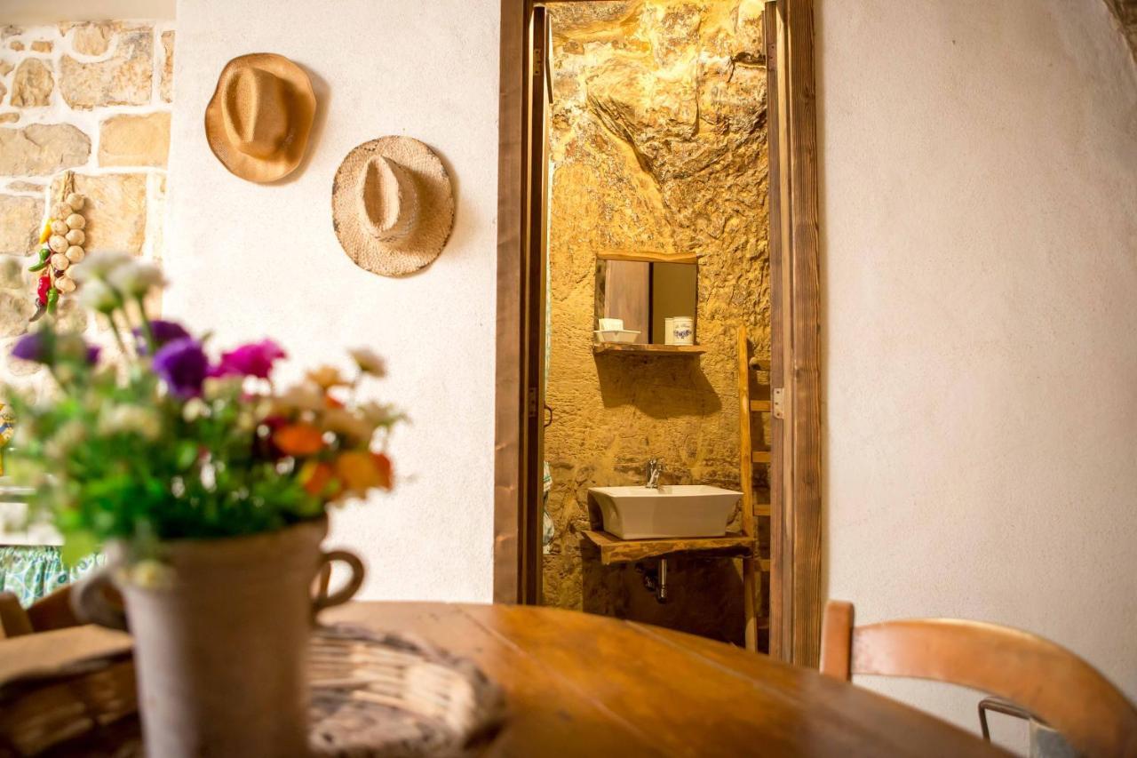 Case-Grotte Degli Avi, Esperienza Abitativa In Grotta Modica Exterior foto